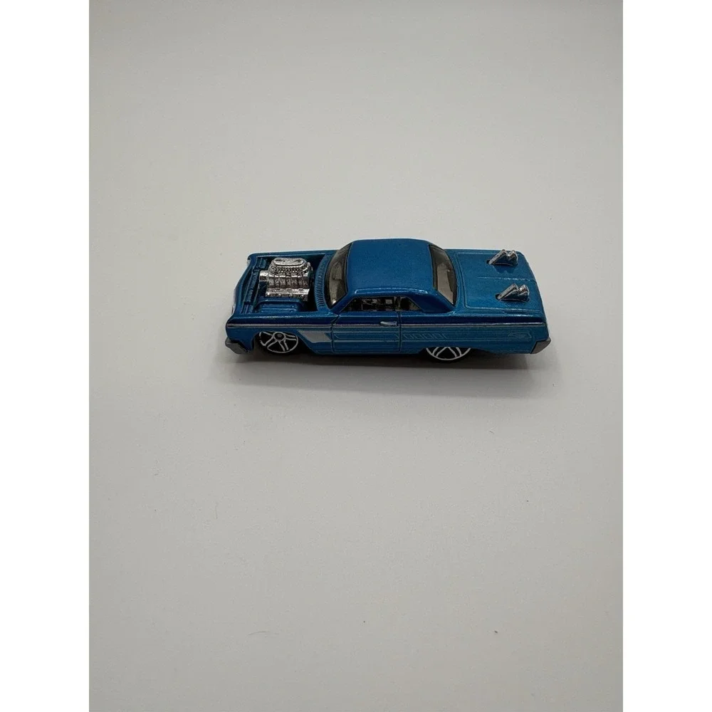 2003‎ Hot Wheels Tooned - '64 Chevy Impala Die-Cast Model (GHD48)